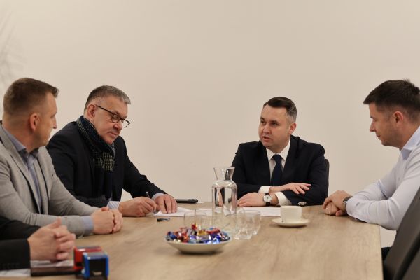 Wodociągi Białostockie inwestują w bezpieczeństwo energetyczne – podpisano umowę na nowoczesne magazyny energii!